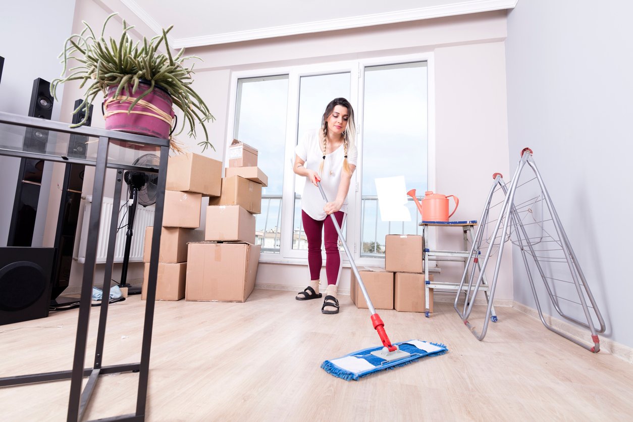 cleaning apartment